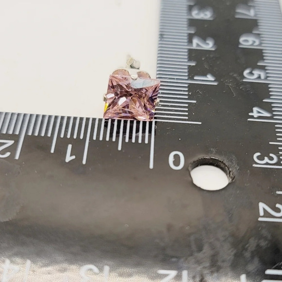 New 925 sterling silver CZ pink square stud earrings - Picture 5 of 5